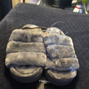 Sonoma Gray Fuzzy Slippers